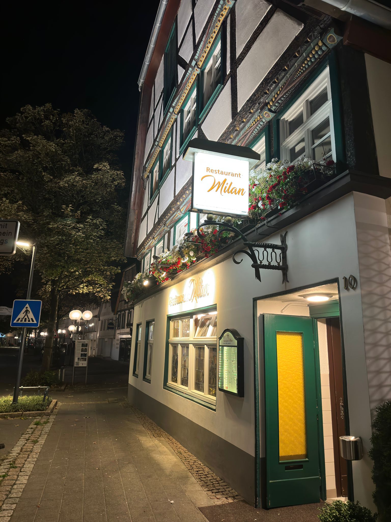 Restaurant Milan bei Nacht